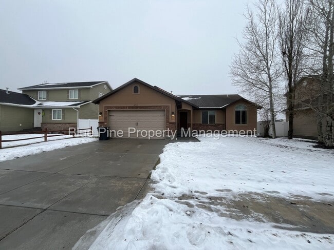 Photo - 2717 Mary Dr