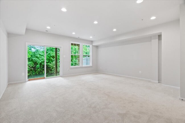 Photo - 309 Spring Bank Way
