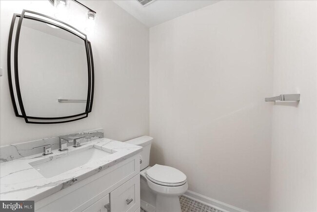 Photo - 317 N Olive St