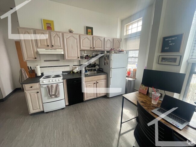 Building Photo - Cozy Studio! Heat & Hot Water Included!! Rental