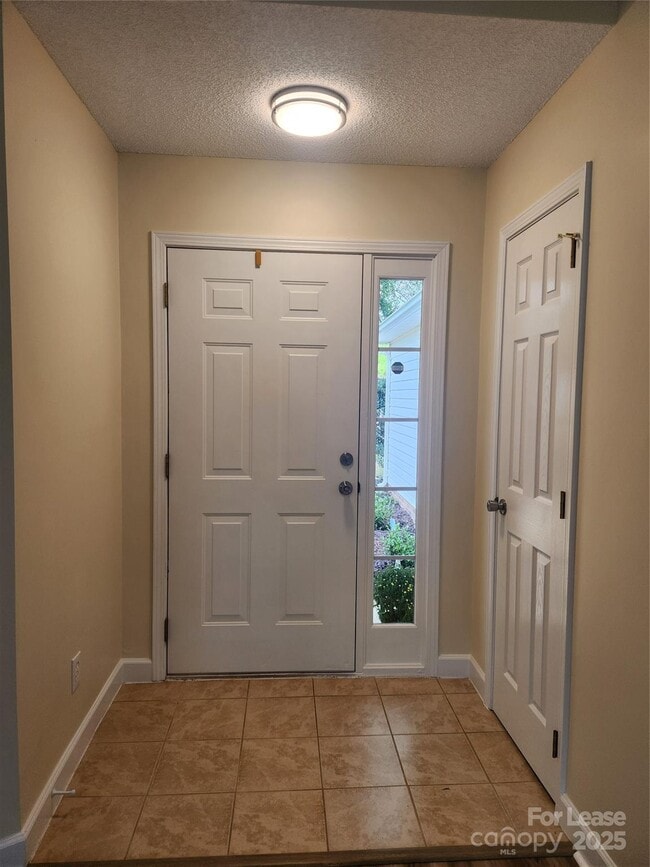 Photo - 403 Winecoff St