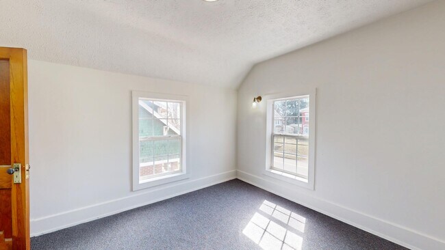 Photo - 109 W Ely St