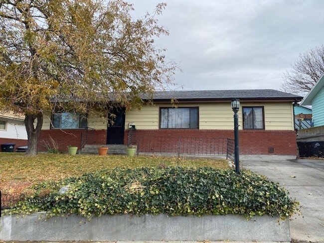 Photo - 4 bedroom 2 bath home with workshop