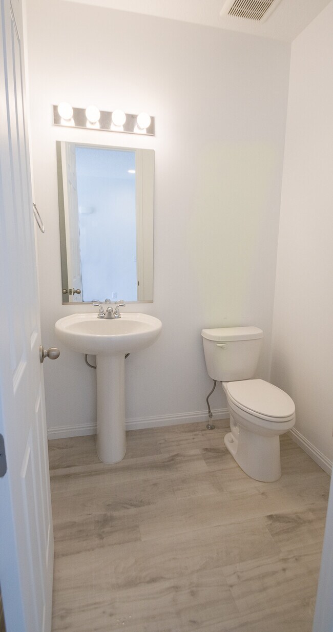 Photo - 1975 W 950 N