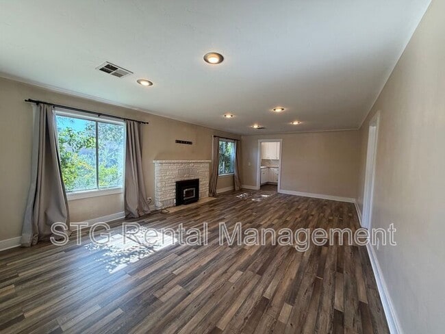 Photo - 337 W 200 N