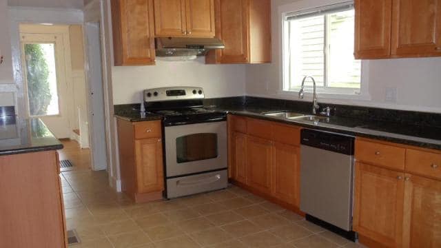 Photo - 8 bedroom in Seattle WA 98105