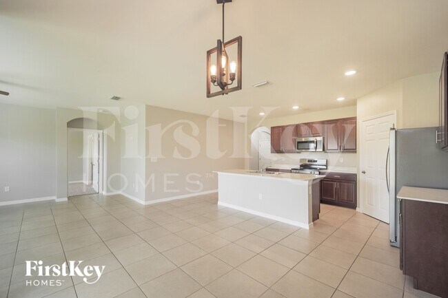 Photo - 411 SE 24th St
