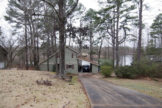 3338 Whippoorwill Ln