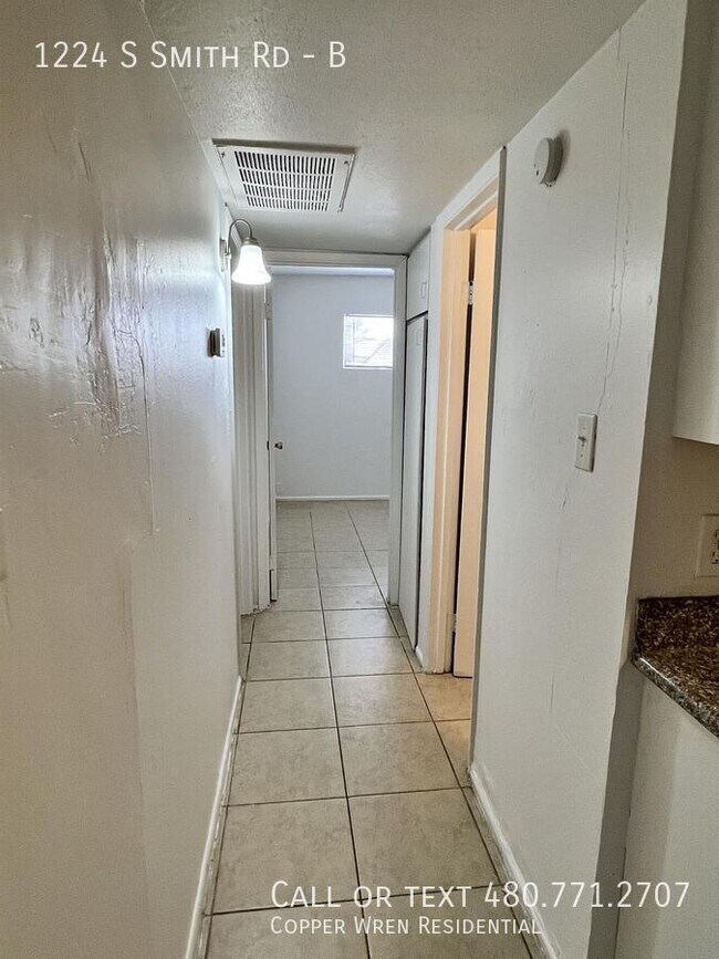 Photo - 1224 S Smith Rd Unit B