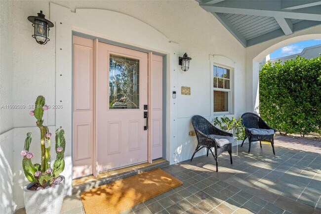 Photo - 375 Plymouth Rd