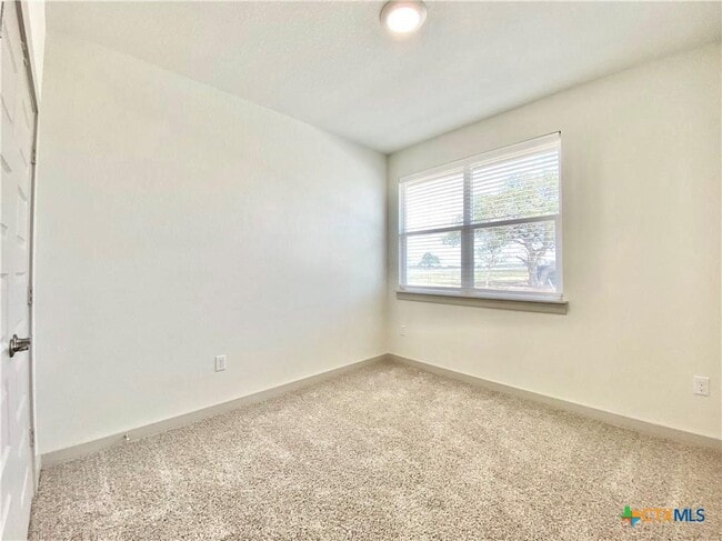 Building Photo - 100 Geminiflora Bend