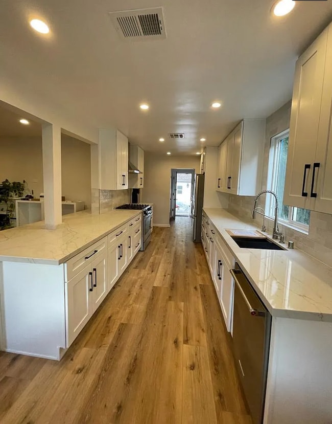 Photo - 5840 Allott Ave