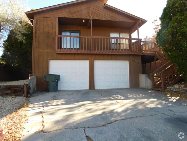 Building Photo - New Paint and Carpet in the Ridges Rental