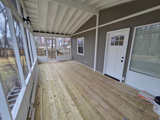 Photo - 611 Austin Ln