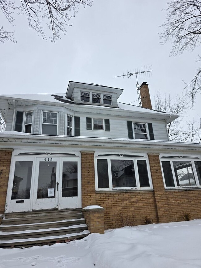 Photo - Large Home in Bowling Green