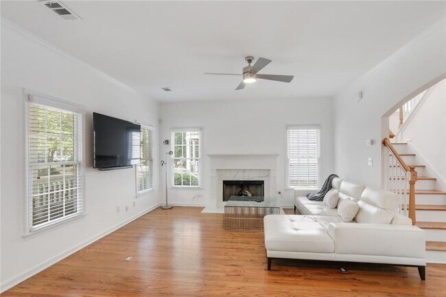 Photo - 87 Ormond St SE