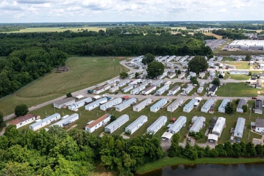 Photo - Flag City Apartments