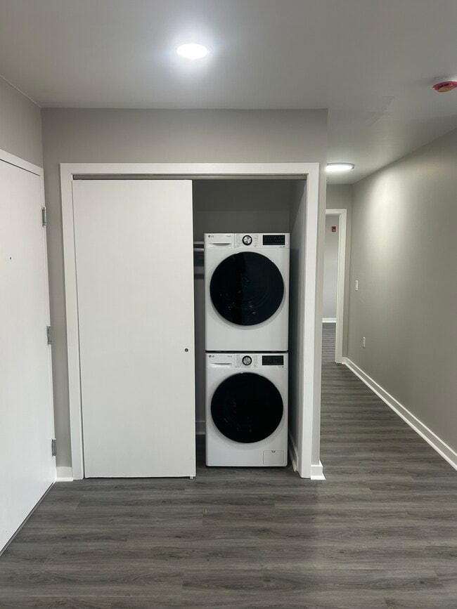 Austin Manor Apartments