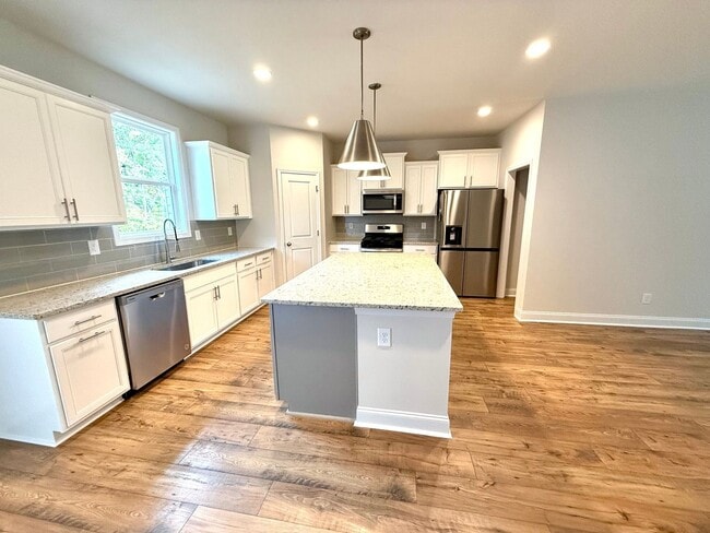 Photo - 1278 Ainsworth Alley