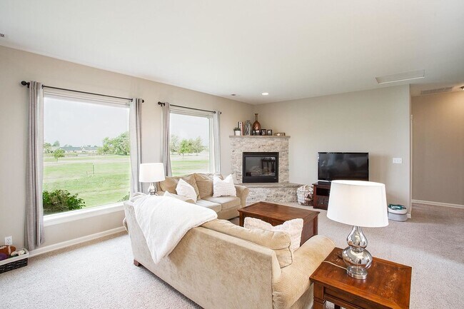 Living Room - 7808 S Parway Ln