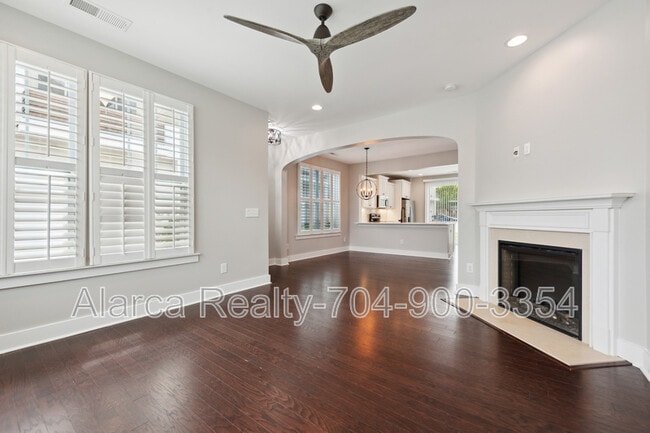 Photo - 3246 Moss Ln