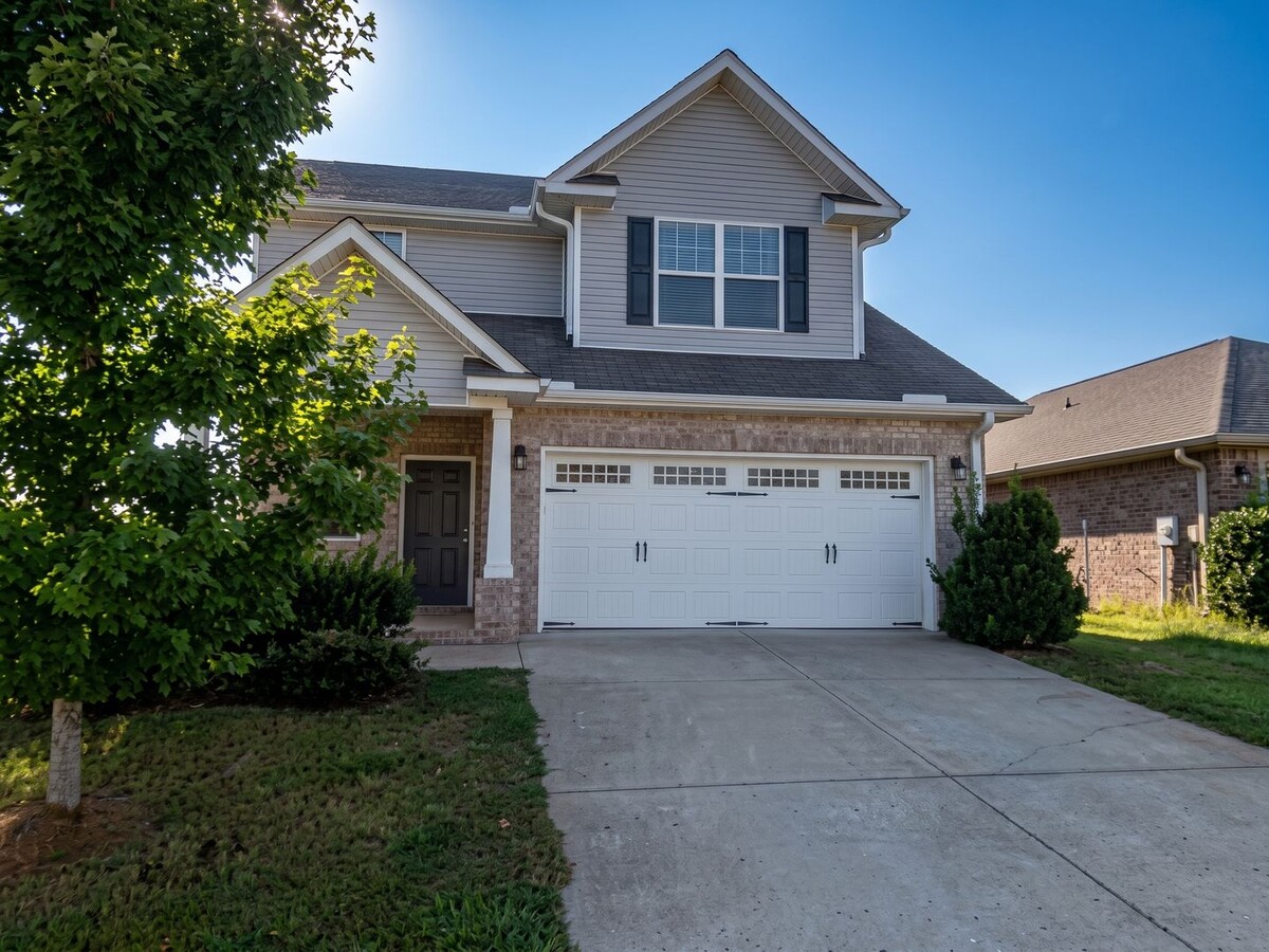 Photo - 102 Daymark Dr
