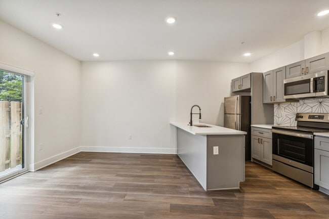 Photo - 7620 Ridge Ave