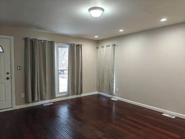 Photo - 7484 Affeldt St