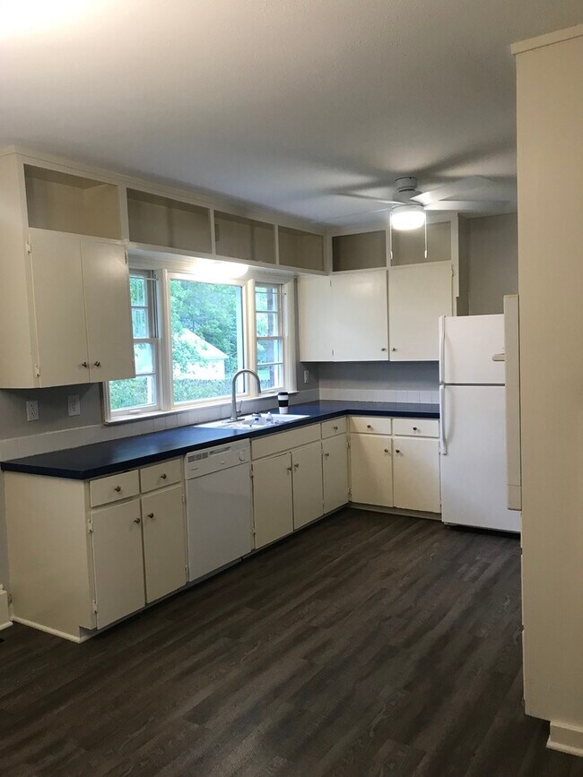 Cocina - 711 7th Ave Unidad 711 Ground Level