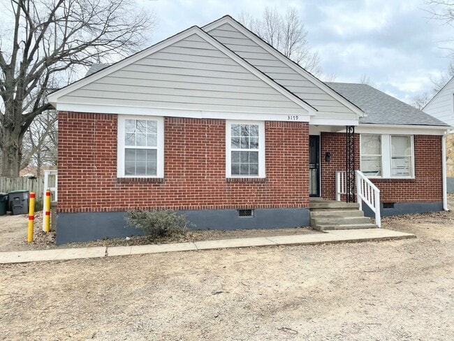 Building Photo - Charming 2 bedroom, 1 bathroom duplex
