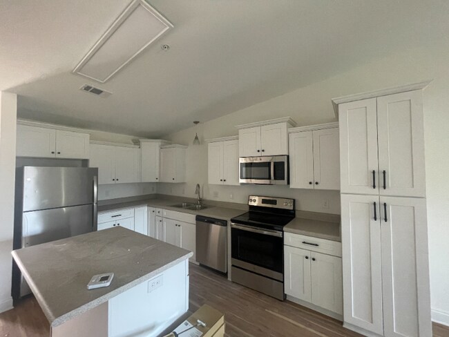 4616 Crossing Ct Unit 204