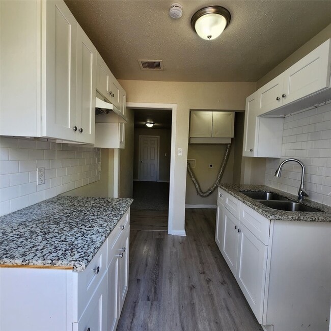 Photo - 13429 Bandera St