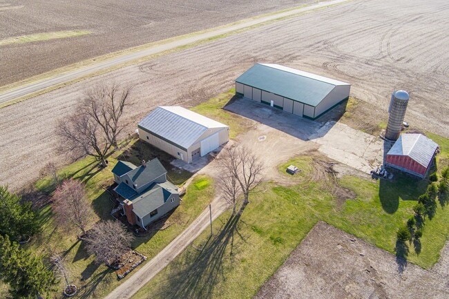 Photo - 17093 Somonauk Rd
