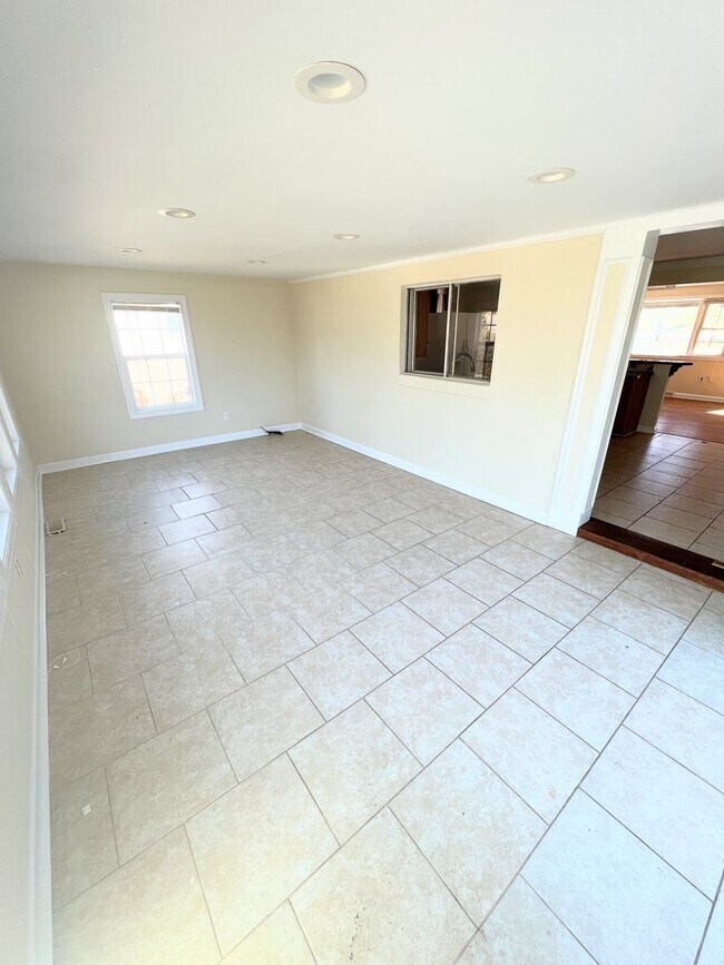 115 Beverly Hills Cir
