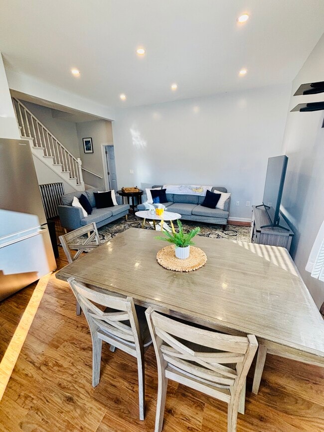 Photo - 28 Wabon St Unit 2