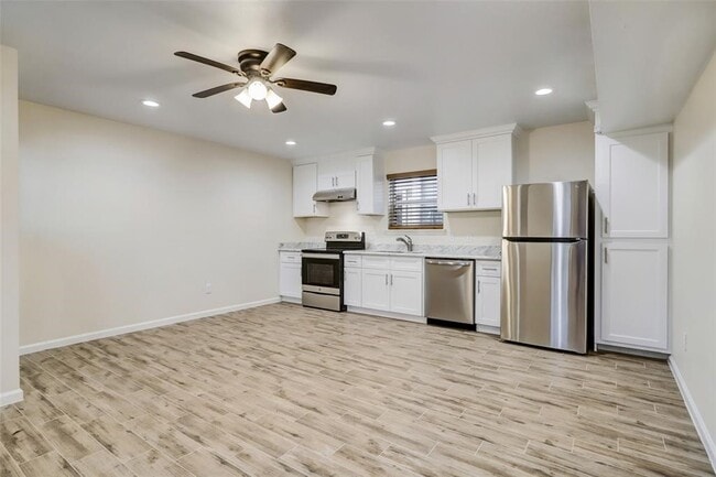 Photo - 6212 Alderson St