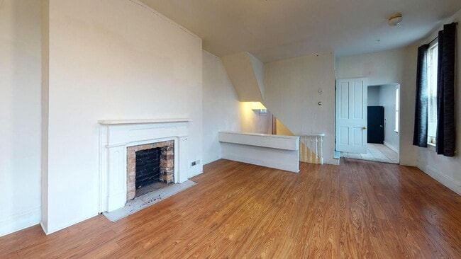 Photo - 26 W Hollister St