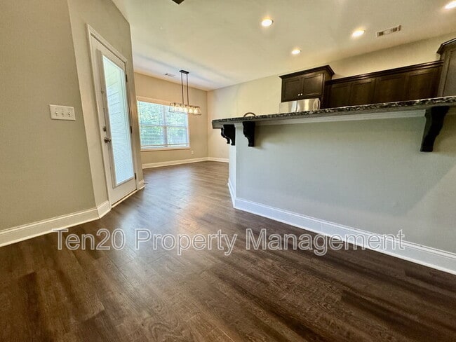Photo - 488 Lee Road 288