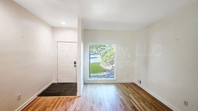 Photo - 1086 Pine Grove Ave NE