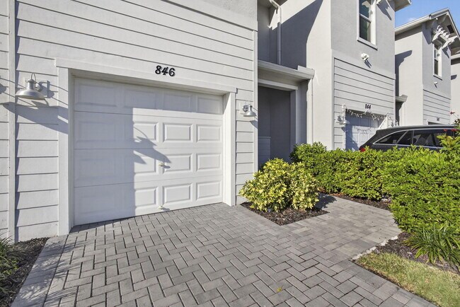 Photo - 846 SE grovebush Ln