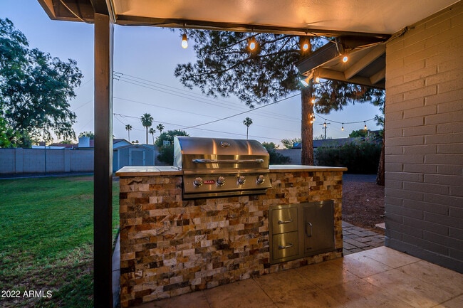 Photo - 4026 S Holbrook Ln