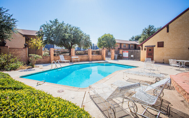 Whispering Oaks Apartments - Whispering Oaks Apartments