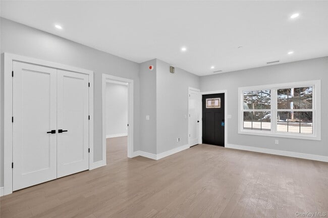 Photo - 10 Market St Unit A