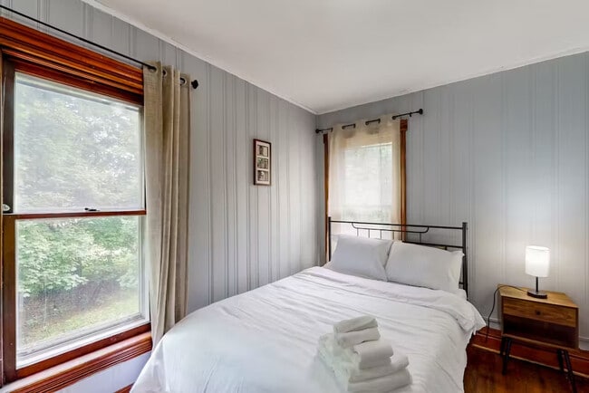 Photo - 230 Champlain St