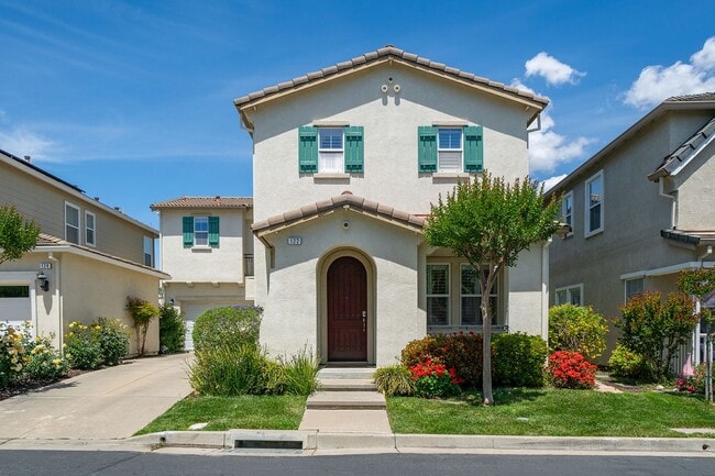 Building Photo - Tassajara Cottages Danville Home - Super C...