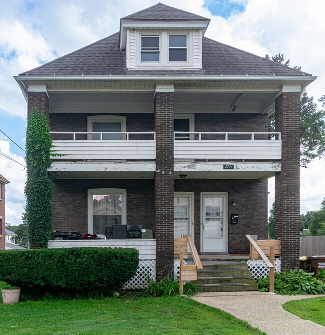 Building Photo - 1641 5th Ave Rental