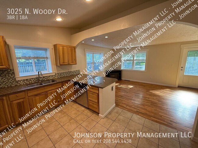 Photo - 3025 N Woody Ln