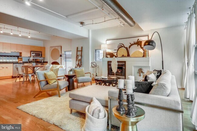 Photo - 1125 11th St NW Unidad 102