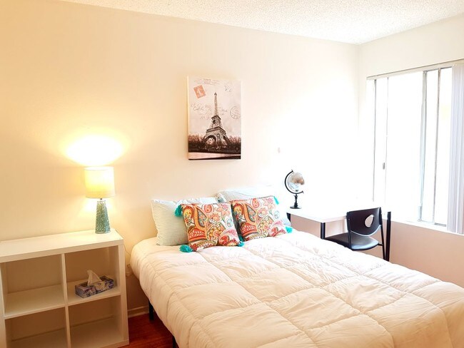 Building Photo - 11701 Texas Ave