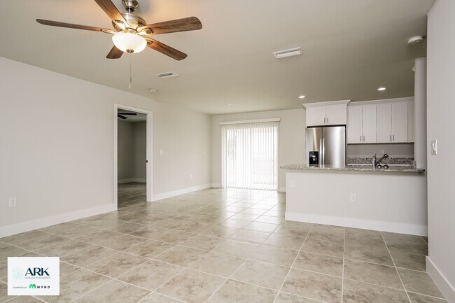 1037 Kimberly Ave